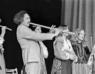 концерт  в Олимпийской деревне ,1984(И.Смурыгина, Д.Покровский, М.Нефёдова, Е.Сидоренко, И.Бразговка, О.Кузяшина), фото А.Забрина